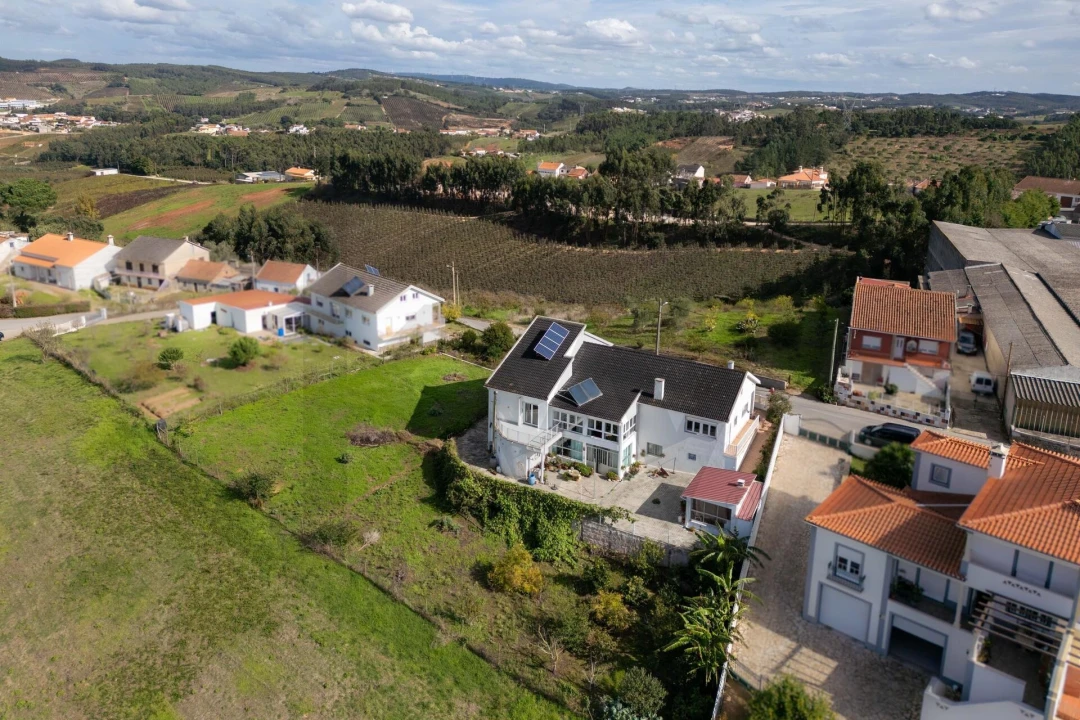 Moradia T5 para Venda em Painho e Figueiros Foto 1