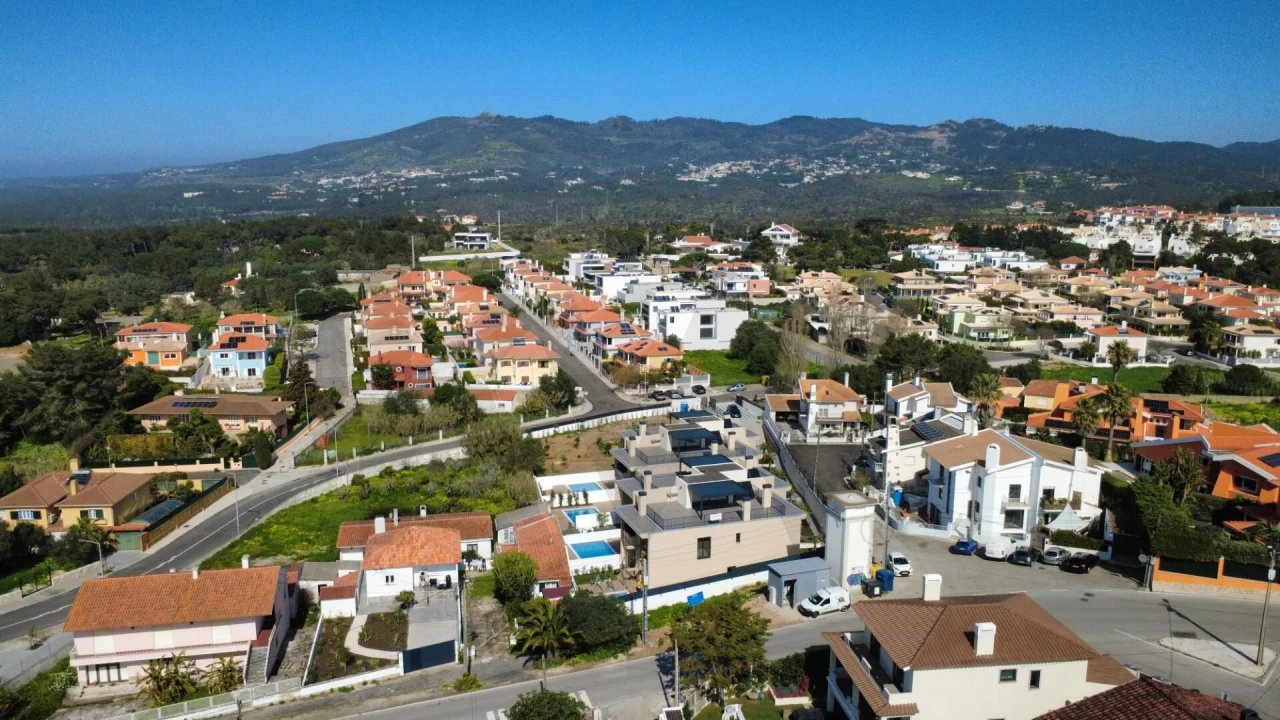 Moradia T4 para Venda em Alcabideche Foto 49