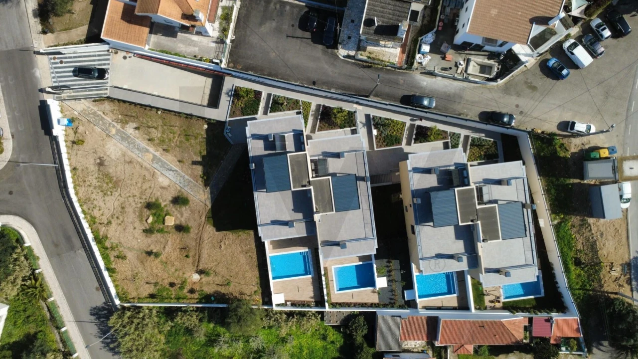 Moradia T4 para Venda em Alcabideche Foto 48