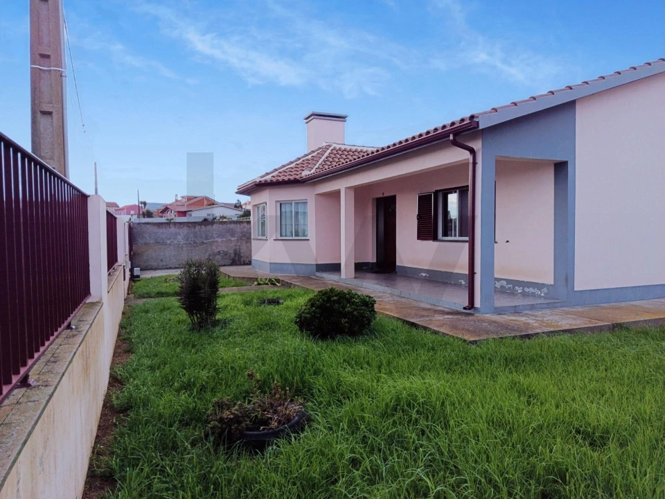 Moradia T3 para Venda em Porto Judeu Foto 3