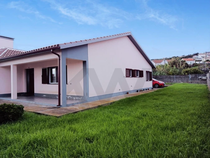 Moradia T3 para Venda em Porto Judeu Foto 4