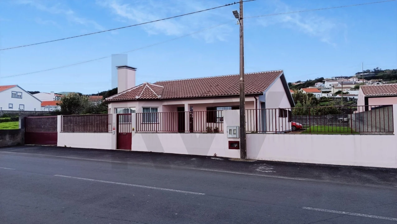 Moradia T3 para Venda em Porto Judeu Foto 2