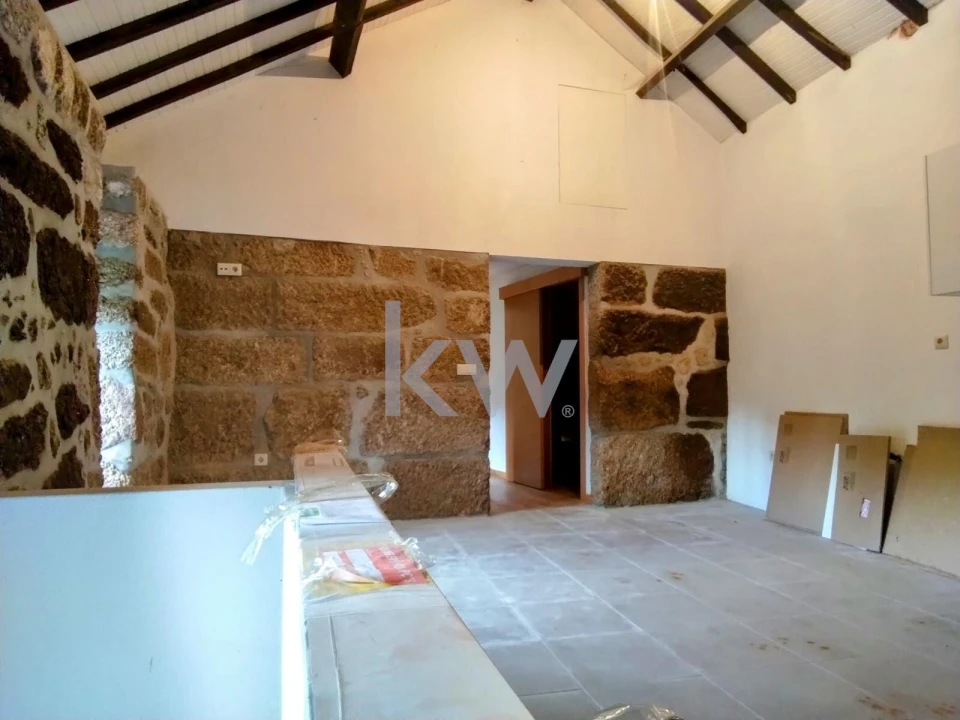 Moradia T2 para Venda em Bustelo, Carneiro e Carvalho de Rei Foto 4