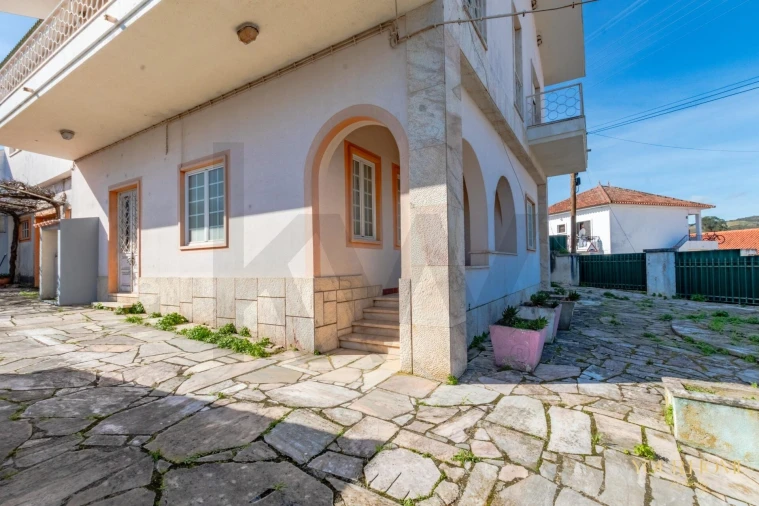 Moradia T6 para Venda em Carregado e Cadafais Foto 4