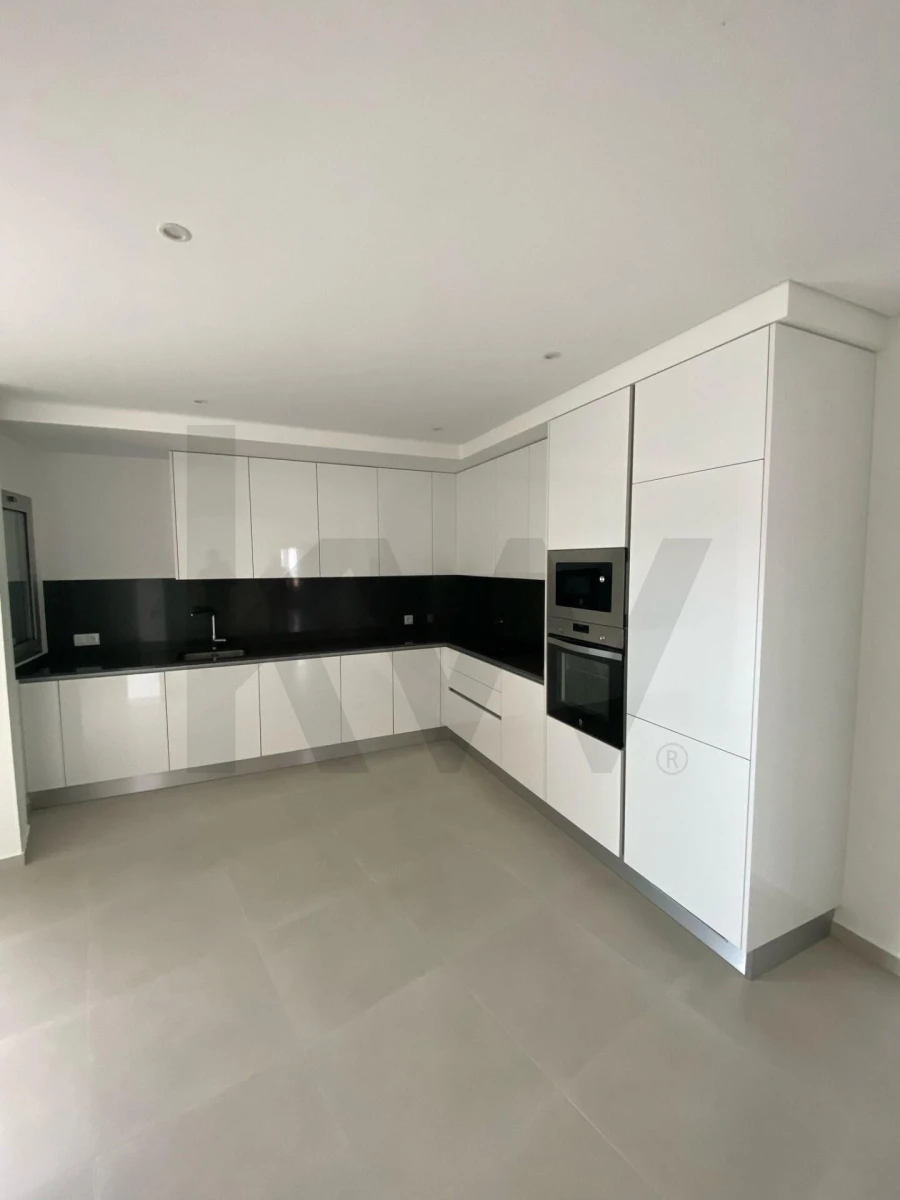 Apartamento T1 para Venda em Nazare Foto 2