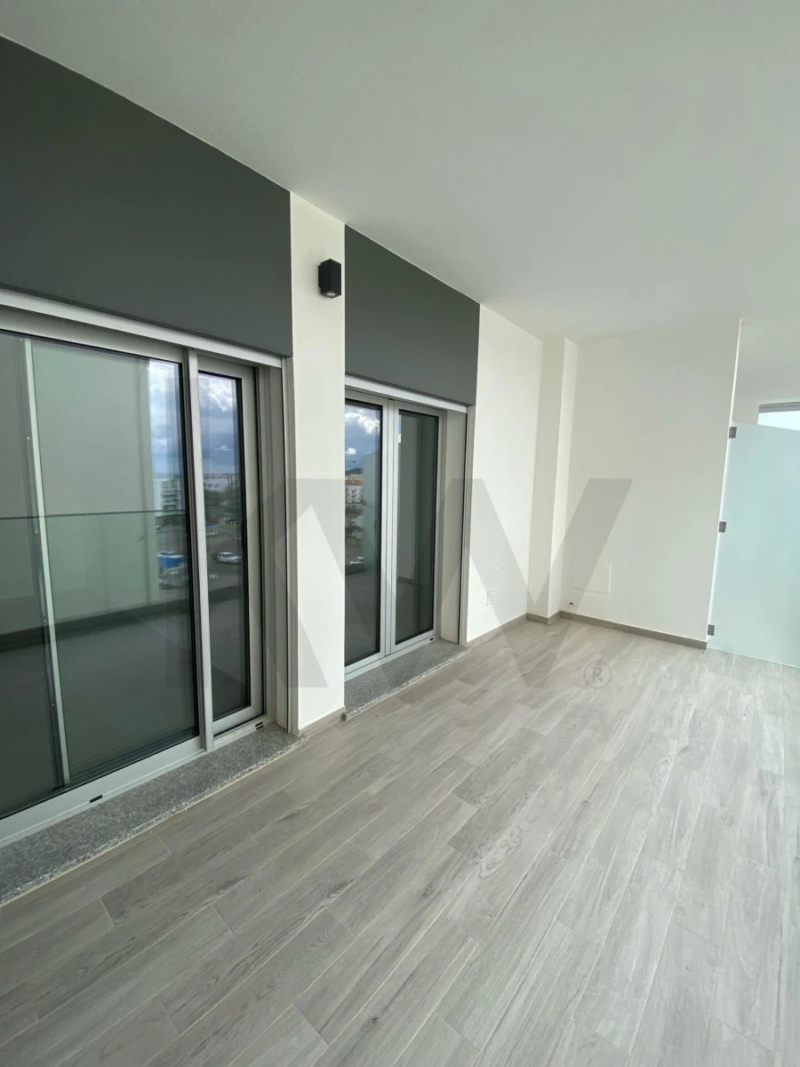 Apartamento T1 para Venda em Nazare Foto 11