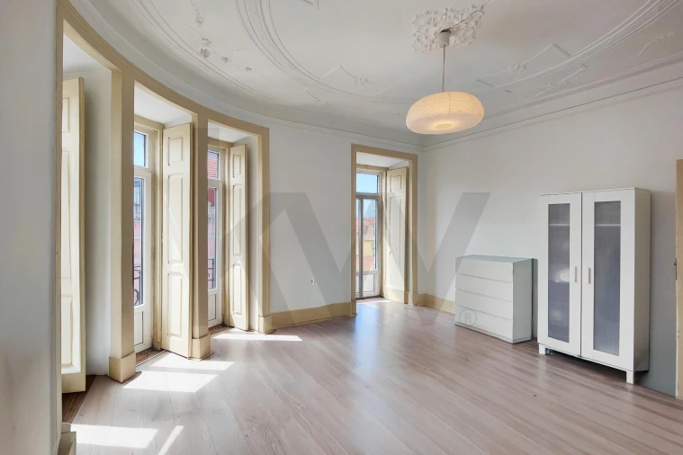 Apartamento T6 para Venda em Arroios Foto 4