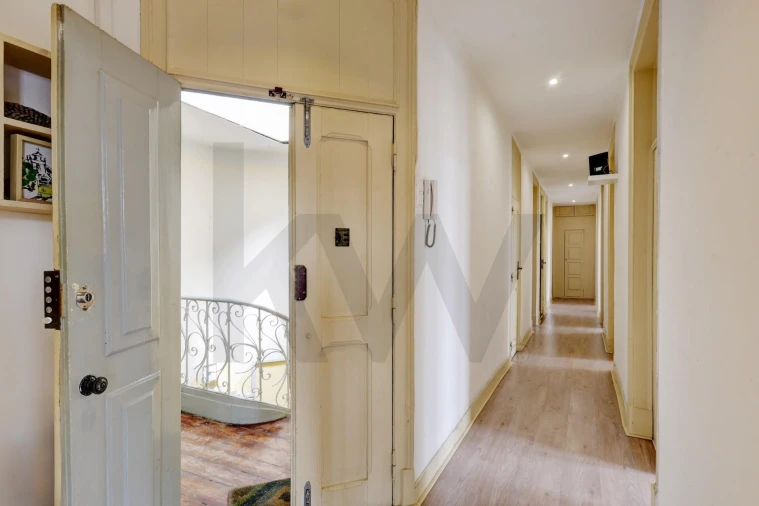 Apartamento T6 para Venda em Arroios Foto 17