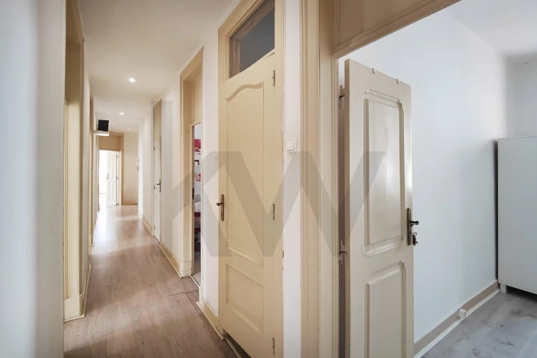 Apartamento T6 para Venda em Arroios Foto 18