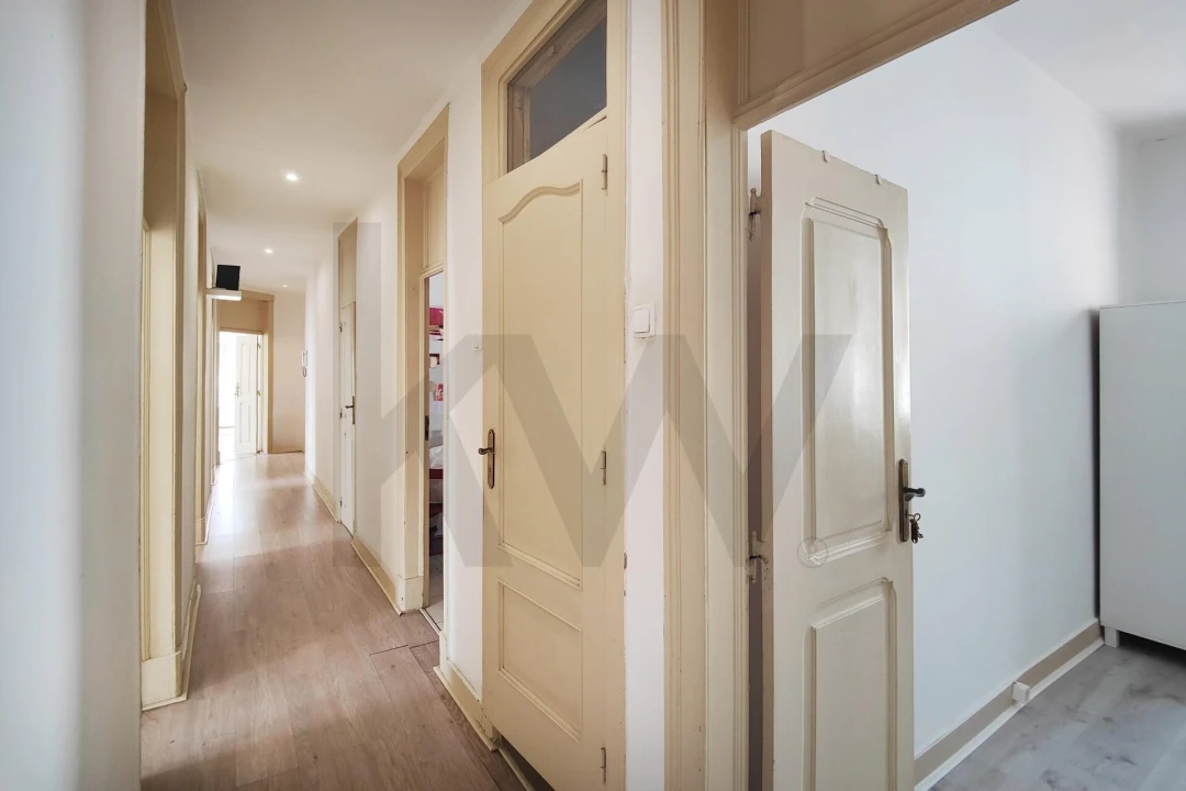 Apartamento T6 para Venda em Arroios Foto 18