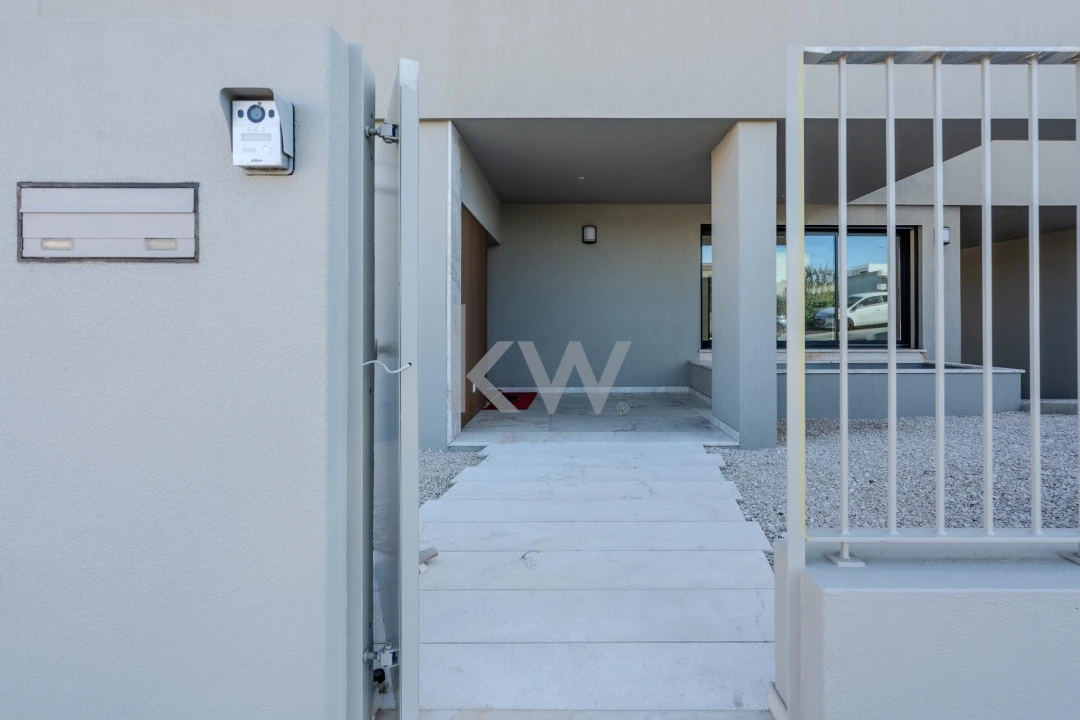 Moradia T3 para Venda em Barcarena Foto 3