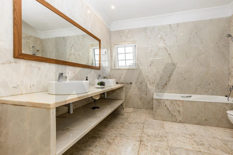 Moradia T6 para Venda em Colares Foto 21