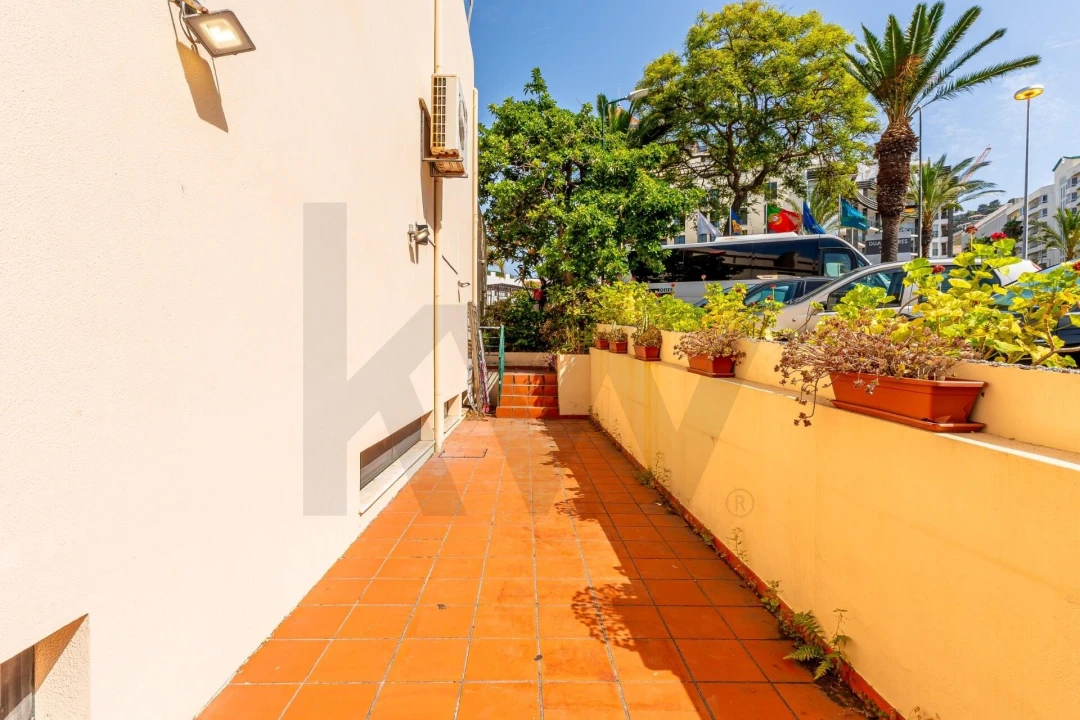 Loja para Venda em Funchal (São Pedro) Foto 11