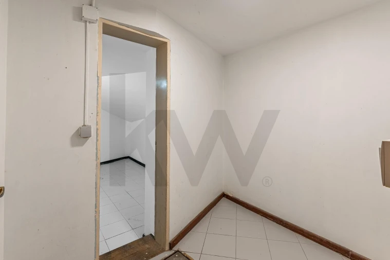 Loja para Venda em Funchal (São Pedro) Foto 15