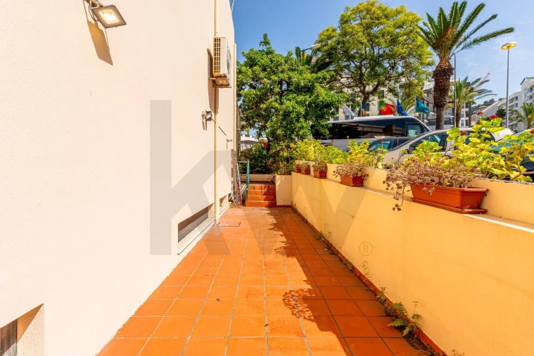 Loja para Venda em Funchal (São Pedro) Foto 11