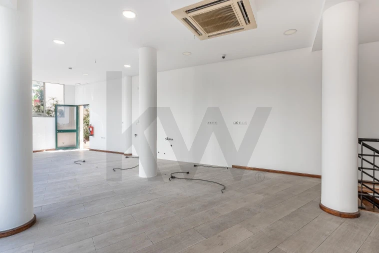 Loja para Venda em Funchal (São Pedro) Foto 4