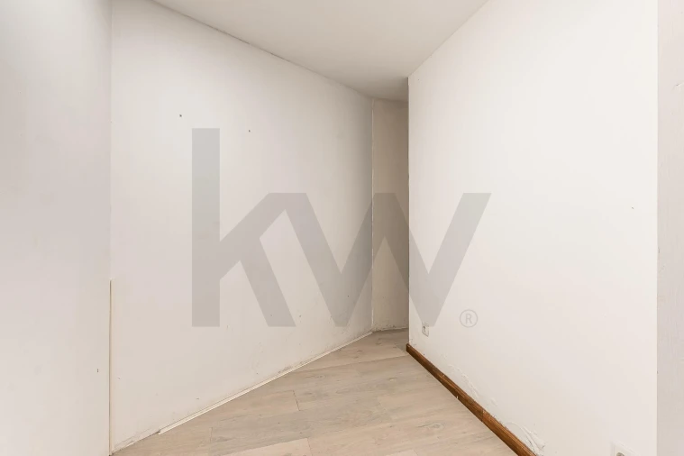 Loja para Venda em Funchal (São Pedro) Foto 22