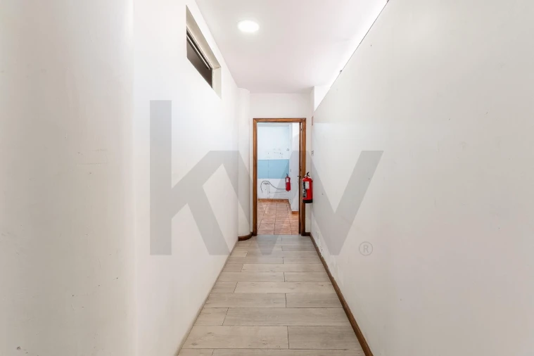 Loja para Venda em Funchal (São Pedro) Foto 20