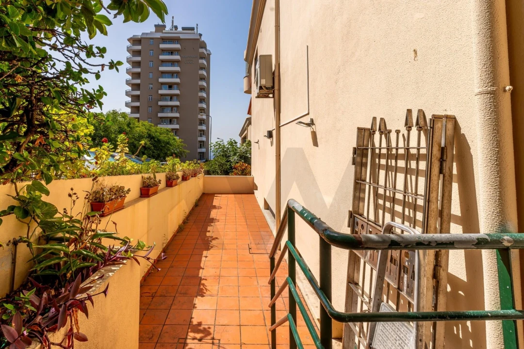 Loja para Venda em Funchal (São Pedro) Foto 10