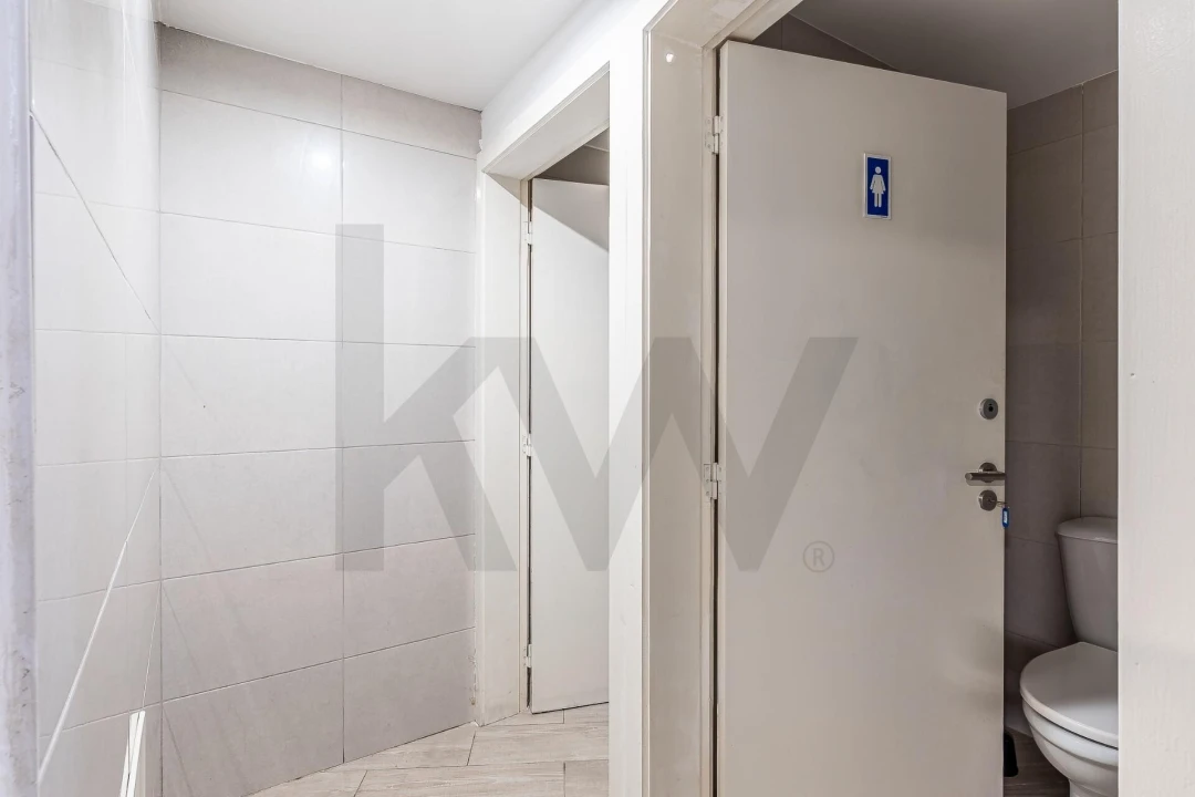 Loja para Venda em Funchal (São Pedro) Foto 17