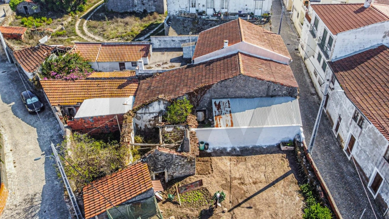 Moradia T1 para Venda em Alcobaça e Vestiaria Foto 3