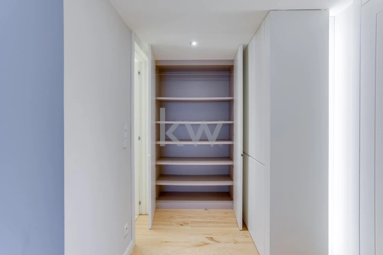 Apartamento T2 para Venda em Santo António Foto 13