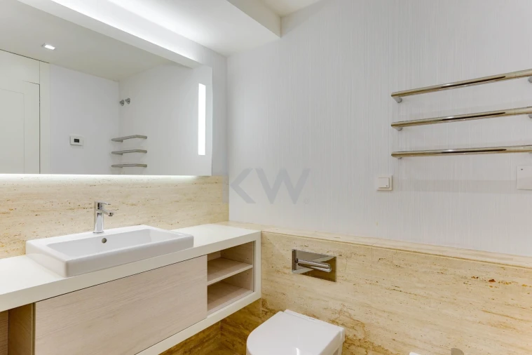 Apartamento T2 para Venda em Santo António Foto 16