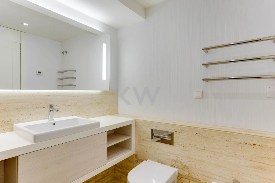 Apartamento T2 para Venda em Santo António Foto 16