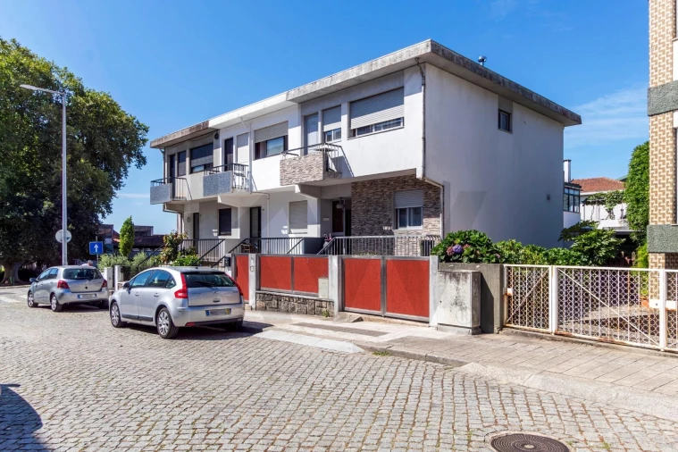 Moradia T3 para Venda em Mafamude e Vilar do Paraíso Foto 1