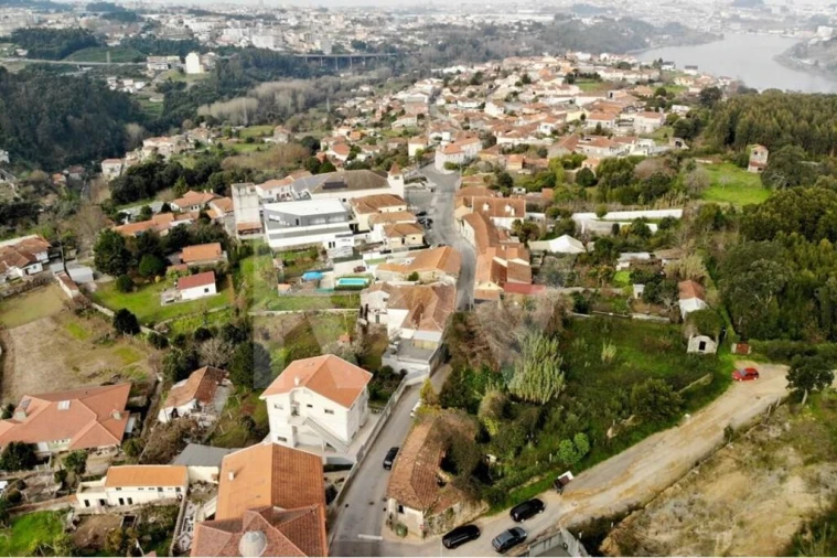 Moradia T11 para Venda em Avintes Foto 10