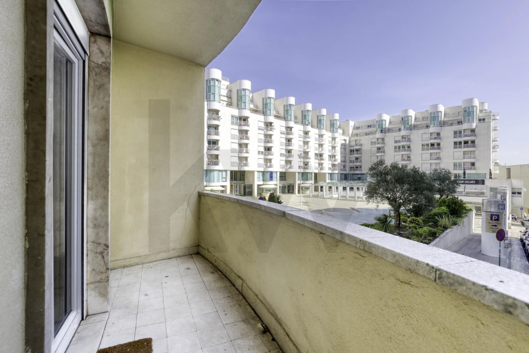 Apartamento T1 para Arrendamento em Alvalade Foto 13