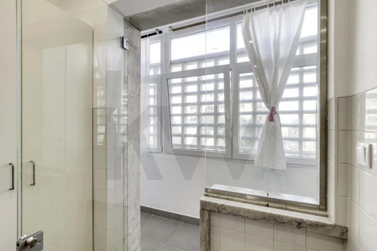 Apartamento T1 para Arrendamento em Alvalade Foto 18