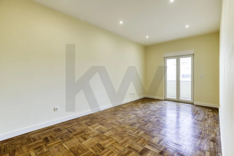 Apartamento T1 para Arrendamento em Alvalade Foto 3