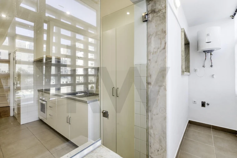 Apartamento T1 para Arrendamento em Alvalade Foto 19