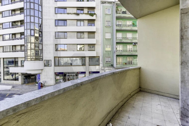Apartamento T1 para Arrendamento em Alvalade Foto 12