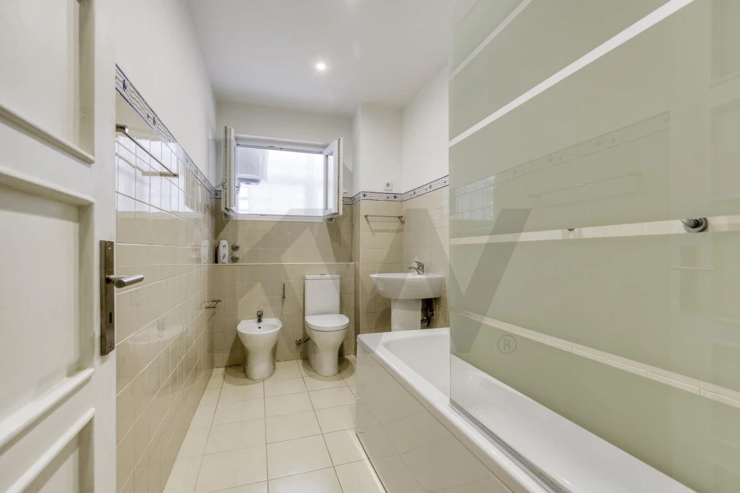 Apartamento T1 para Arrendamento em Alvalade Foto 8