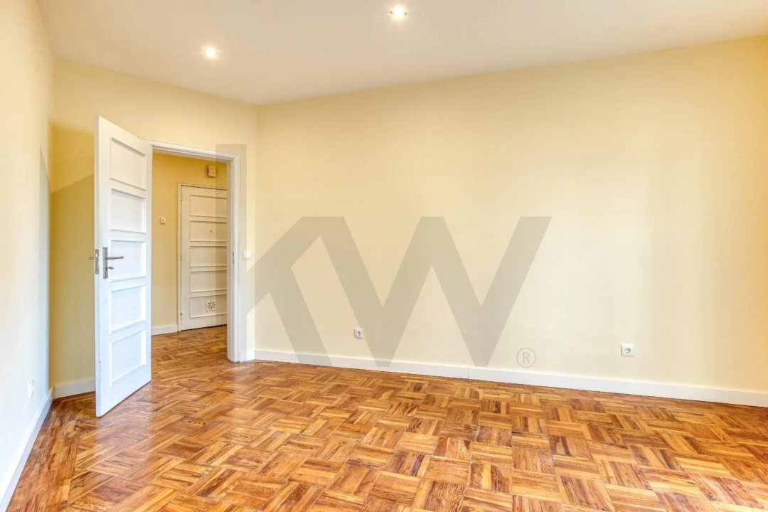 Apartamento T1 para Arrendamento em Alvalade Foto 14