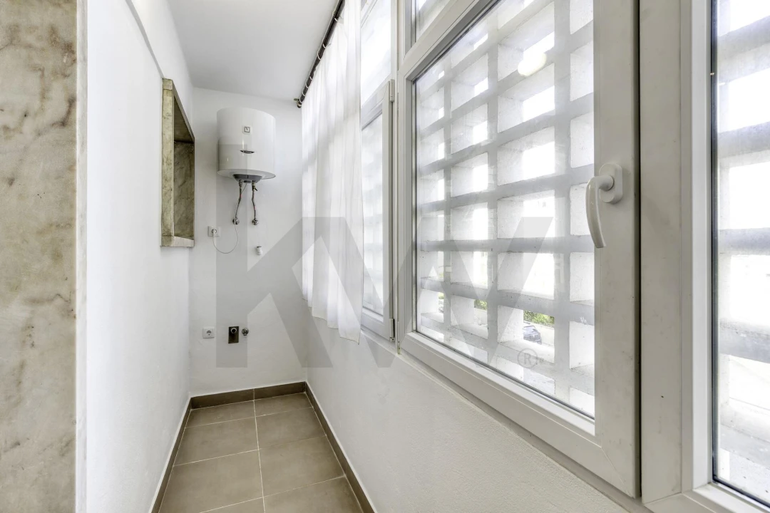 Apartamento T1 para Arrendamento em Alvalade Foto 20