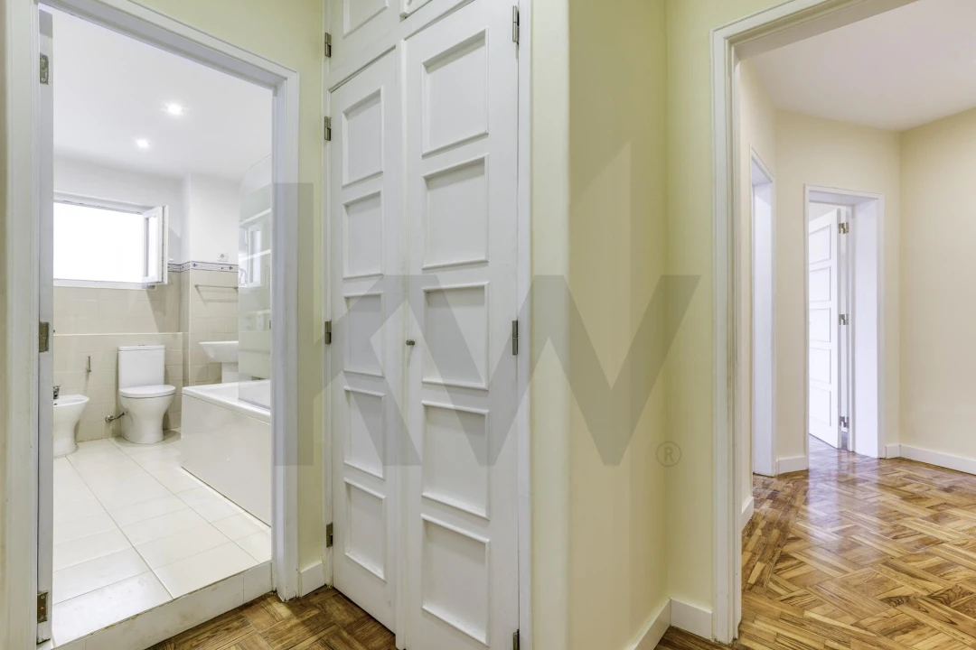 Apartamento T1 para Arrendamento em Alvalade Foto 7