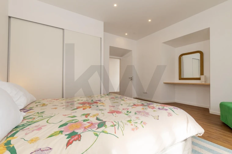 Moradia T5 para Venda em Lagoa (Nossa Senhora do Rosario) Foto 8