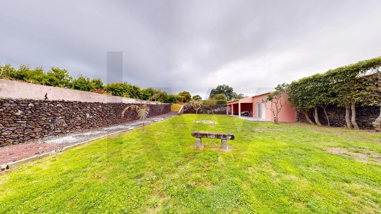 Moradia T5 para Venda em Lagoa (Nossa Senhora do Rosario) Foto 6