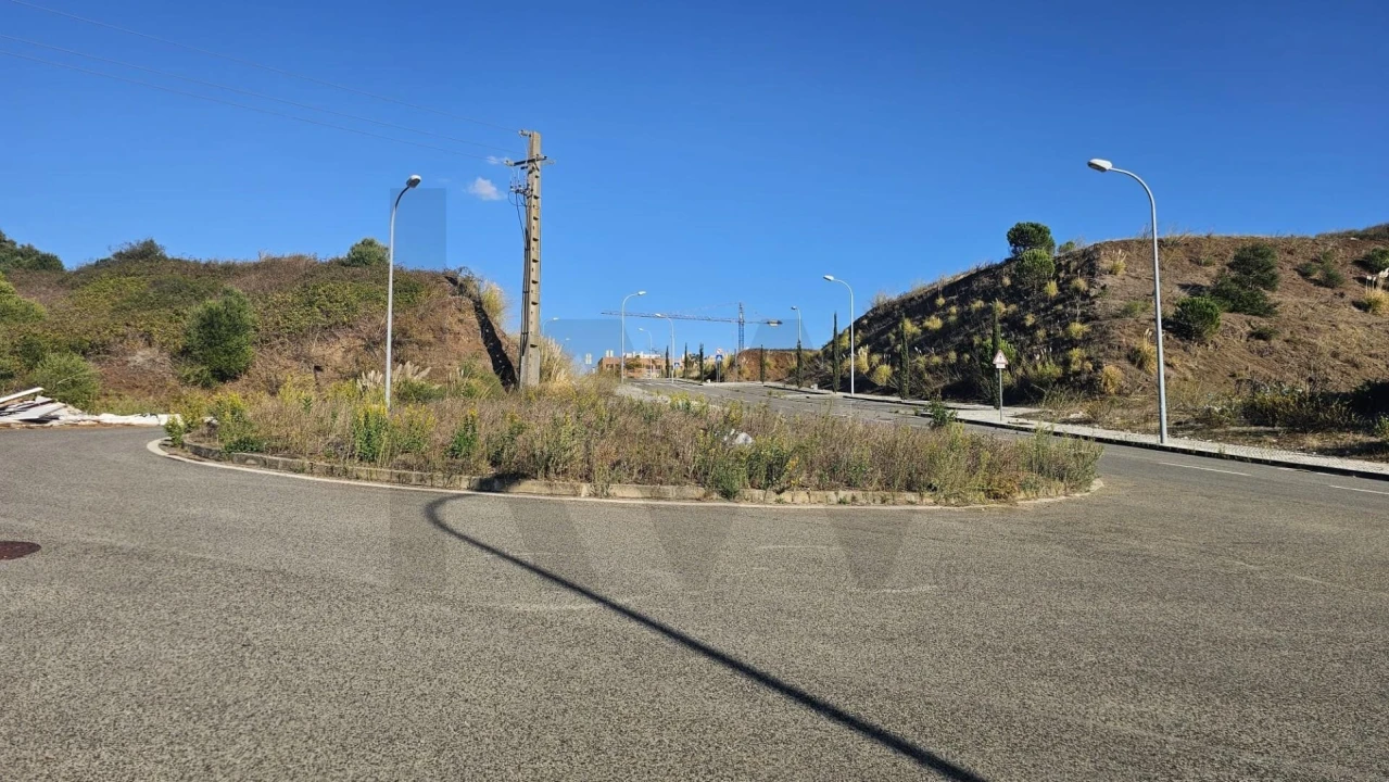 Terreno para Venda em Rio de Mouro Foto 6