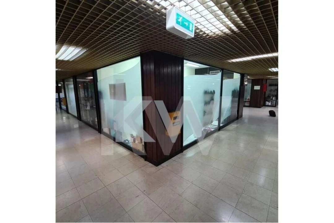 Loja para Venda em Lordelo do Ouro e Massarelos Foto 4
