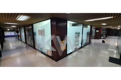 Loja para Venda em Lordelo do Ouro e Massarelos