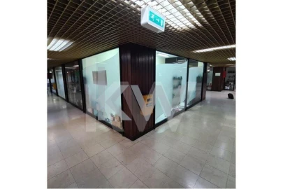 Loja para Venda em Lordelo do Ouro e Massarelos