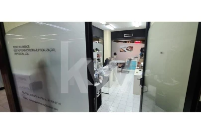 Loja para Venda em Lordelo do Ouro e Massarelos