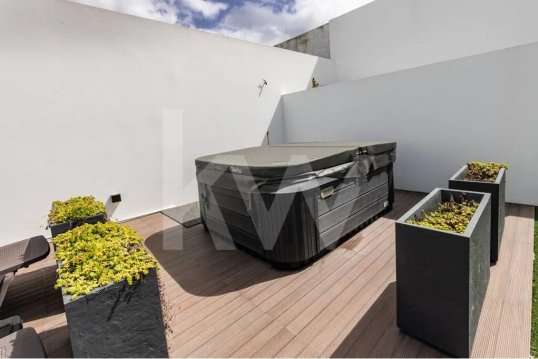 Moradia T9 para Venda em Ponta Delgada (São Sebastião) Foto 23