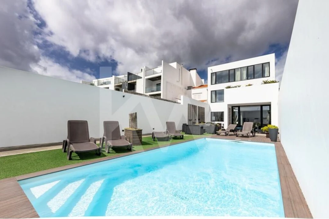 Moradia T9 para Venda em Ponta Delgada (São Sebastião) Foto 3