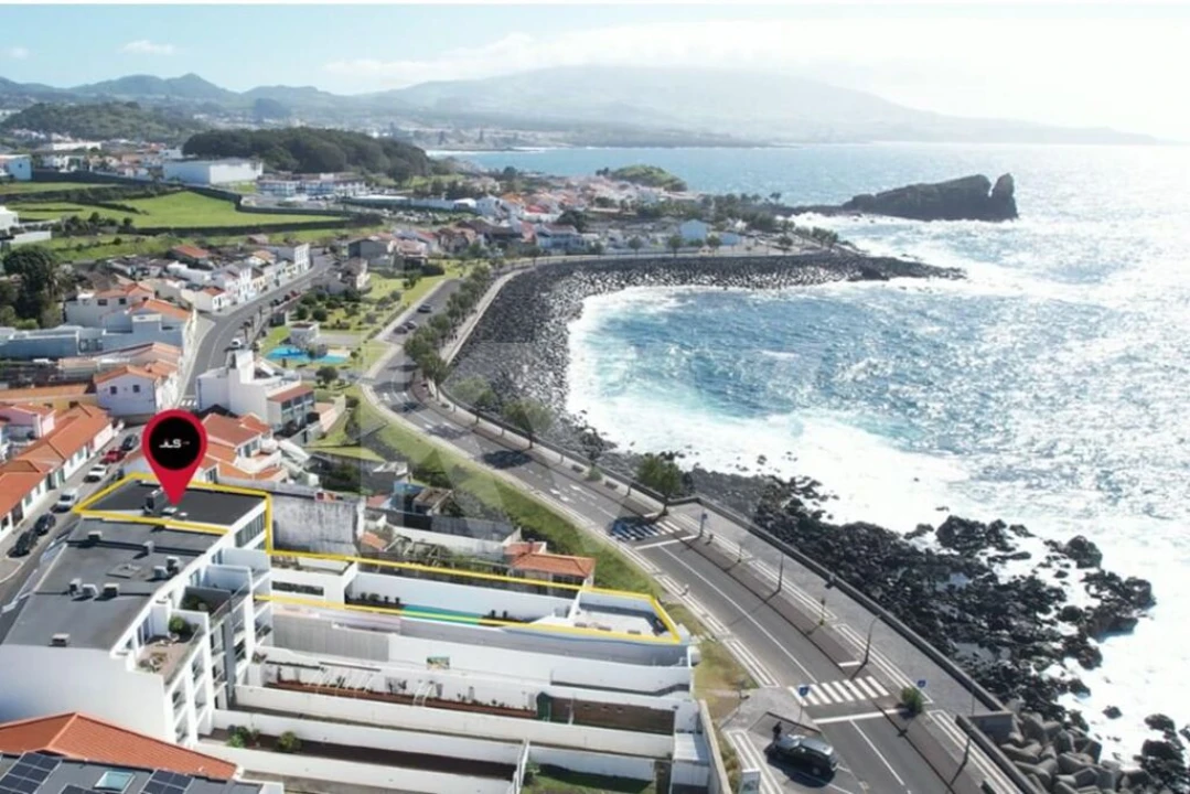 Moradia T9 para Venda em Ponta Delgada (São Sebastião) Foto 6