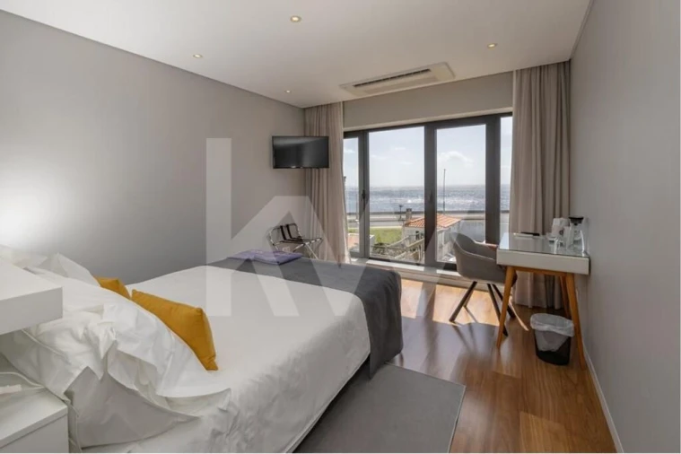 Moradia T9 para Venda em Ponta Delgada (São Sebastião) Foto 30